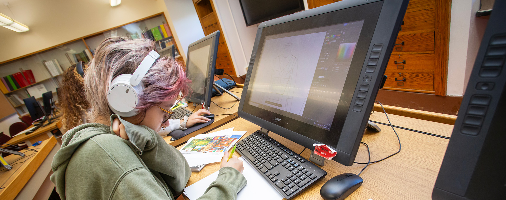 Discover a career path in Fashion Business