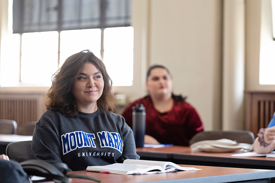 What's unique about Mount Mary's English Undergraduate Major?